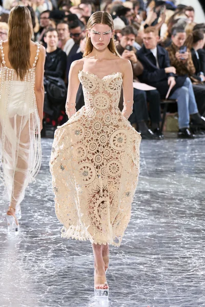 Look 23